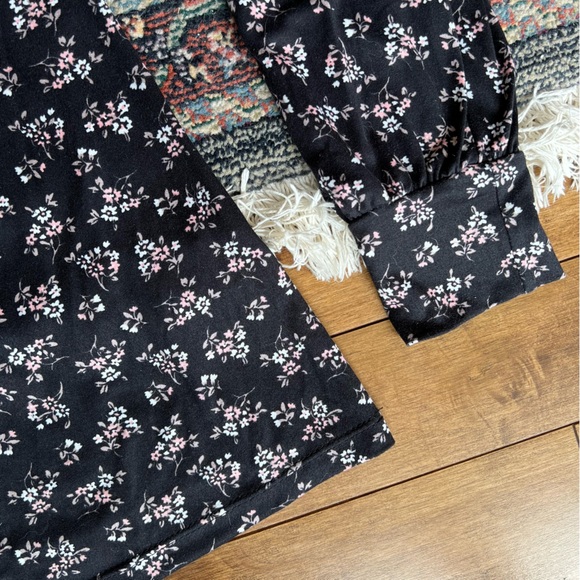 ✨3/15$ Long sleeve mock neck Suzy shier - Picture 2 of 7